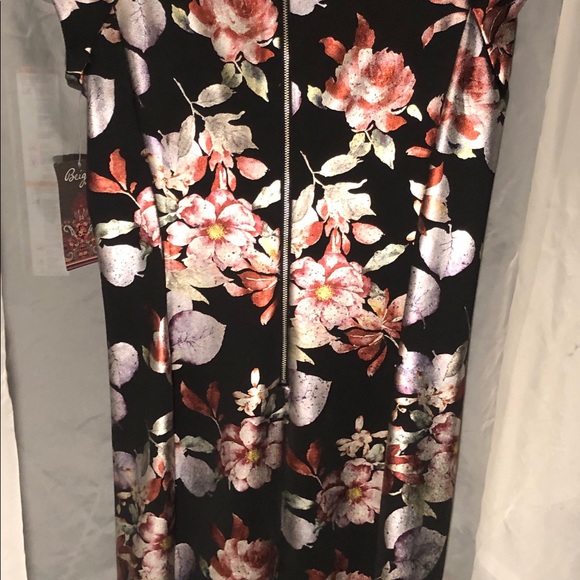 Women’s BeigeECI Metallic-Print Sheath Dress - Picture 6 of 10